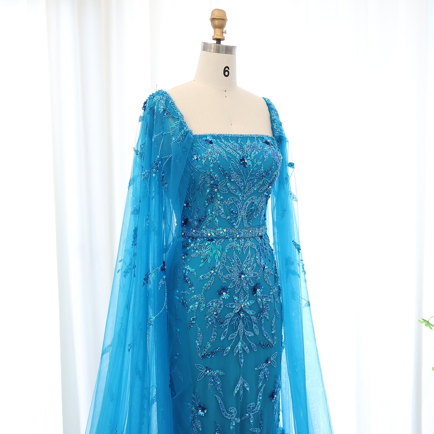 Luxury Feathers Lilac Evening Dress with Cape Sleeves SS381