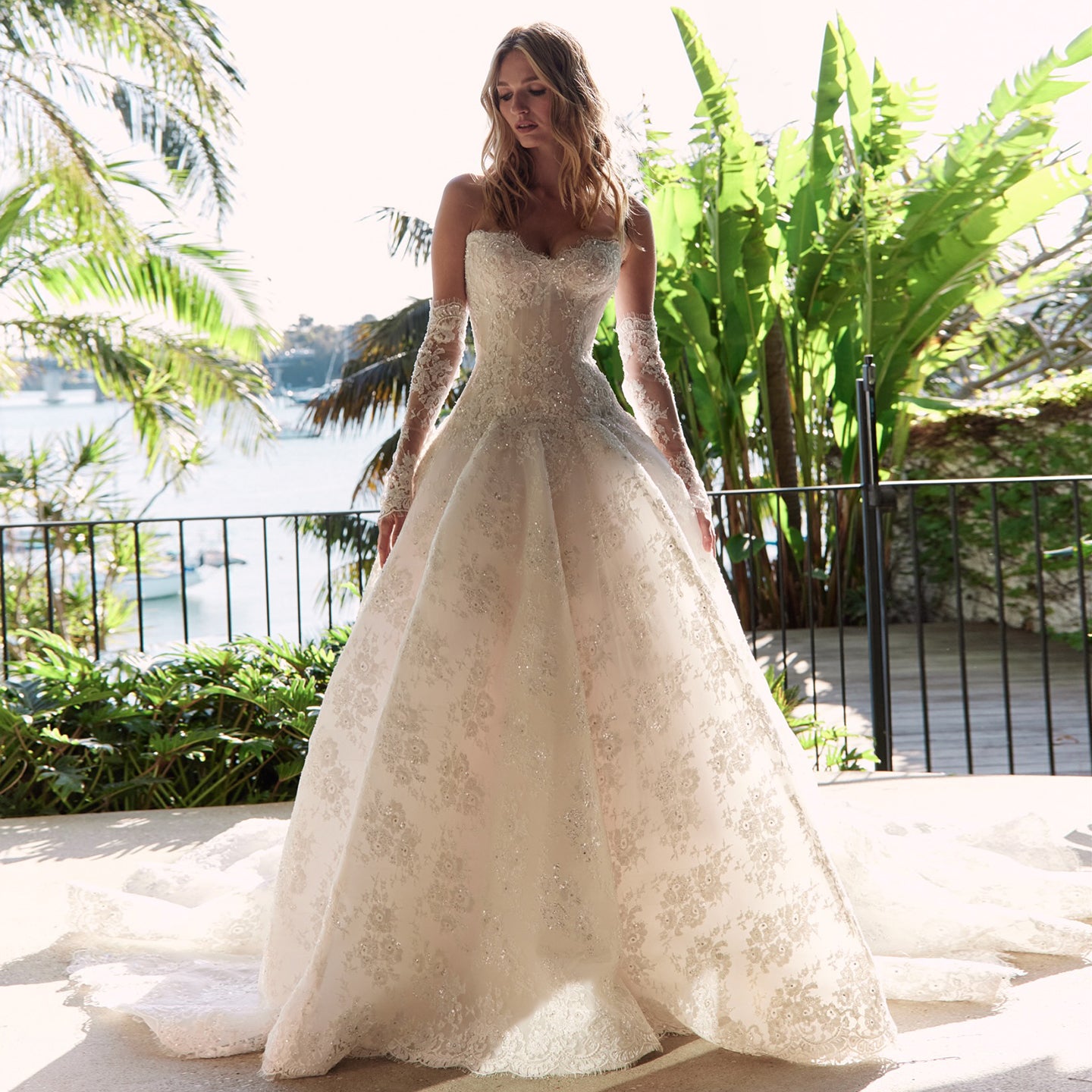 Luxury Floral Embroidered Lace Wedding Dress with and Arm Sleeves SW082