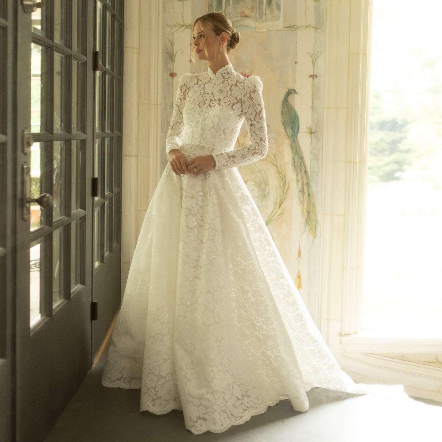 Luxury Vintage Lace Long Sleeve High Neck Wedding Dress SW073
