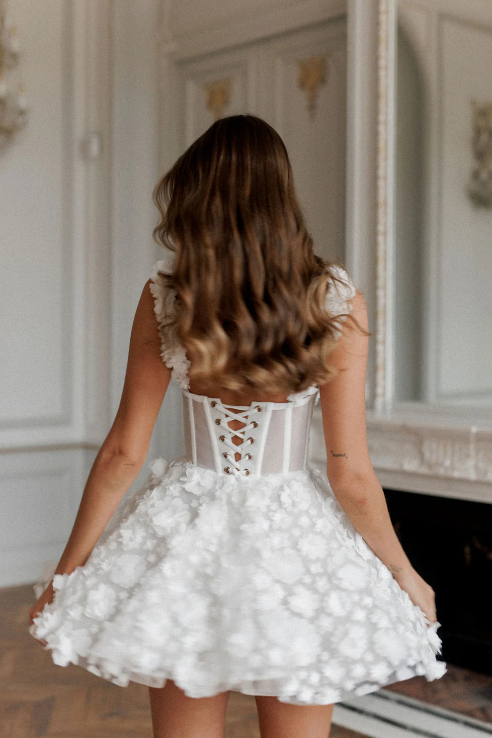 Luxury Romantic 3D Floral Mini Wedding Dress with Puffy Skirt SW097