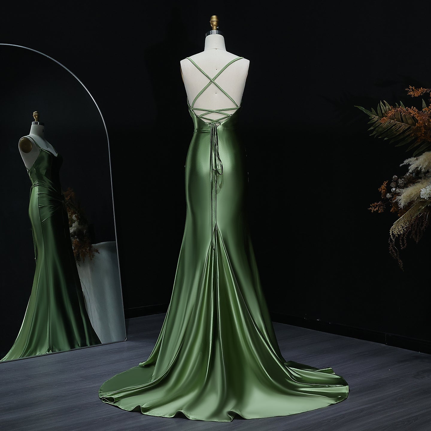 Elegant Silky Satin Green Mermaid Prom Dresses with Slit Spaghetti Straps Special Occasion Gowns