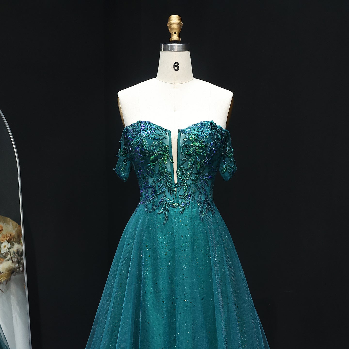 Sparkly Off-Shoulder Emerald Green Tulle Prom Dresses Sequined Lace-up Luxury Evening Party Gowns