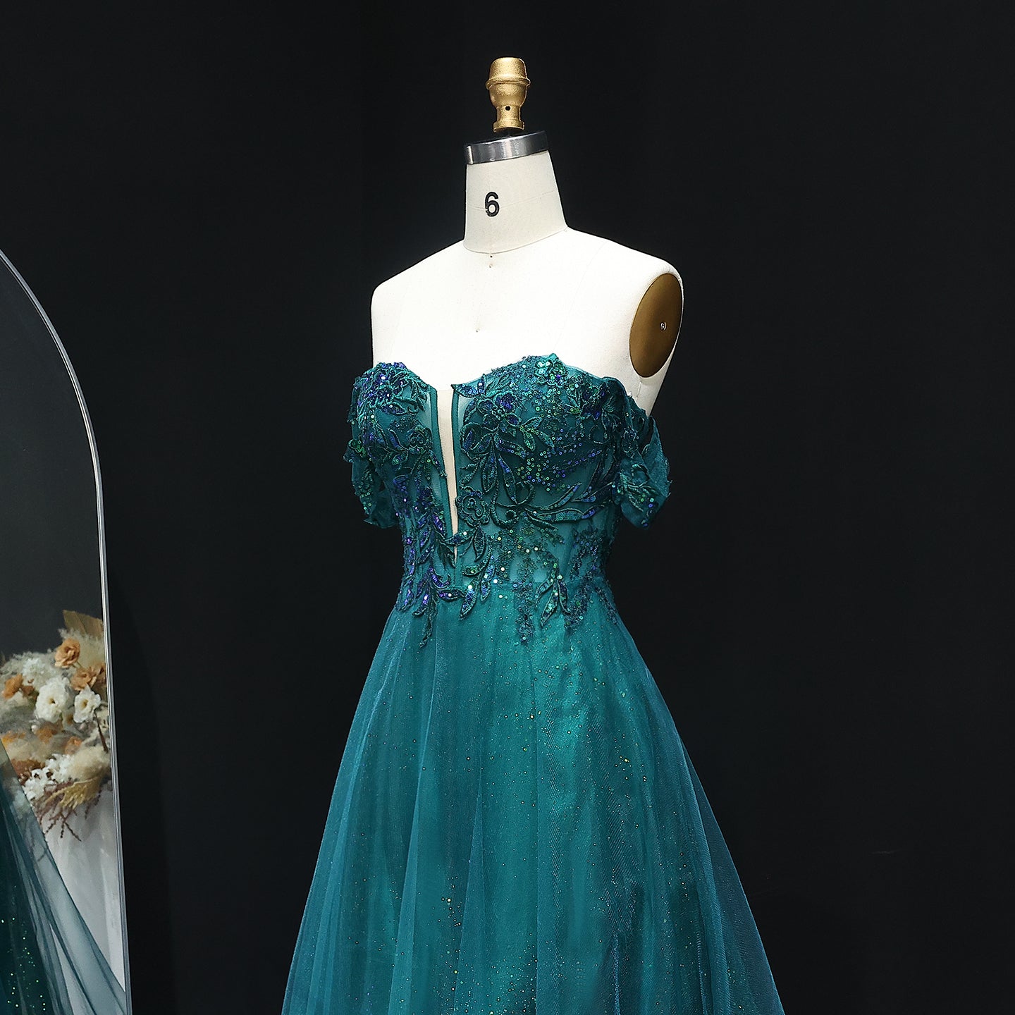 Sparkly Off-Shoulder Emerald Green Tulle Prom Dresses Sequined Lace-up Luxury Evening Party Gowns