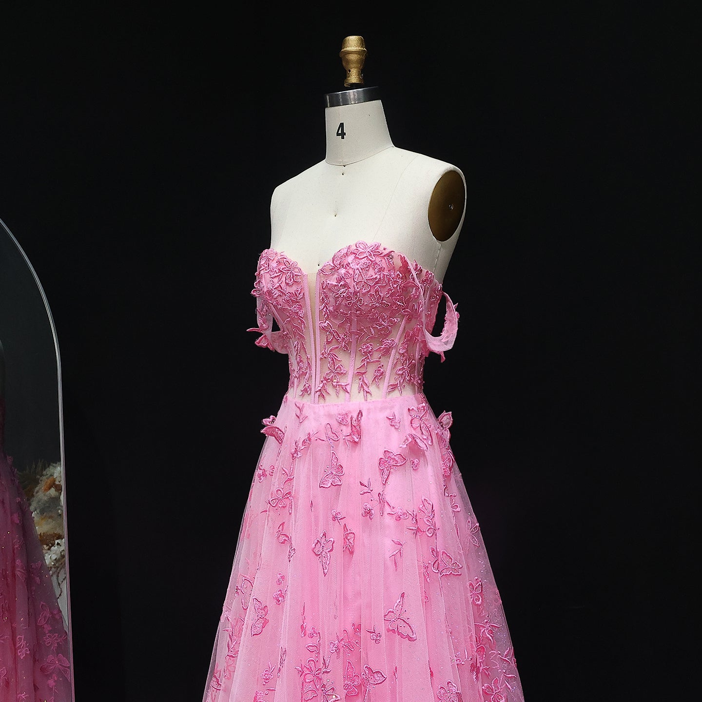 Elegant Off-Shoulder Pink Lace Appliques Prom Dresses for Women Wedding Birthday Party Gowns
