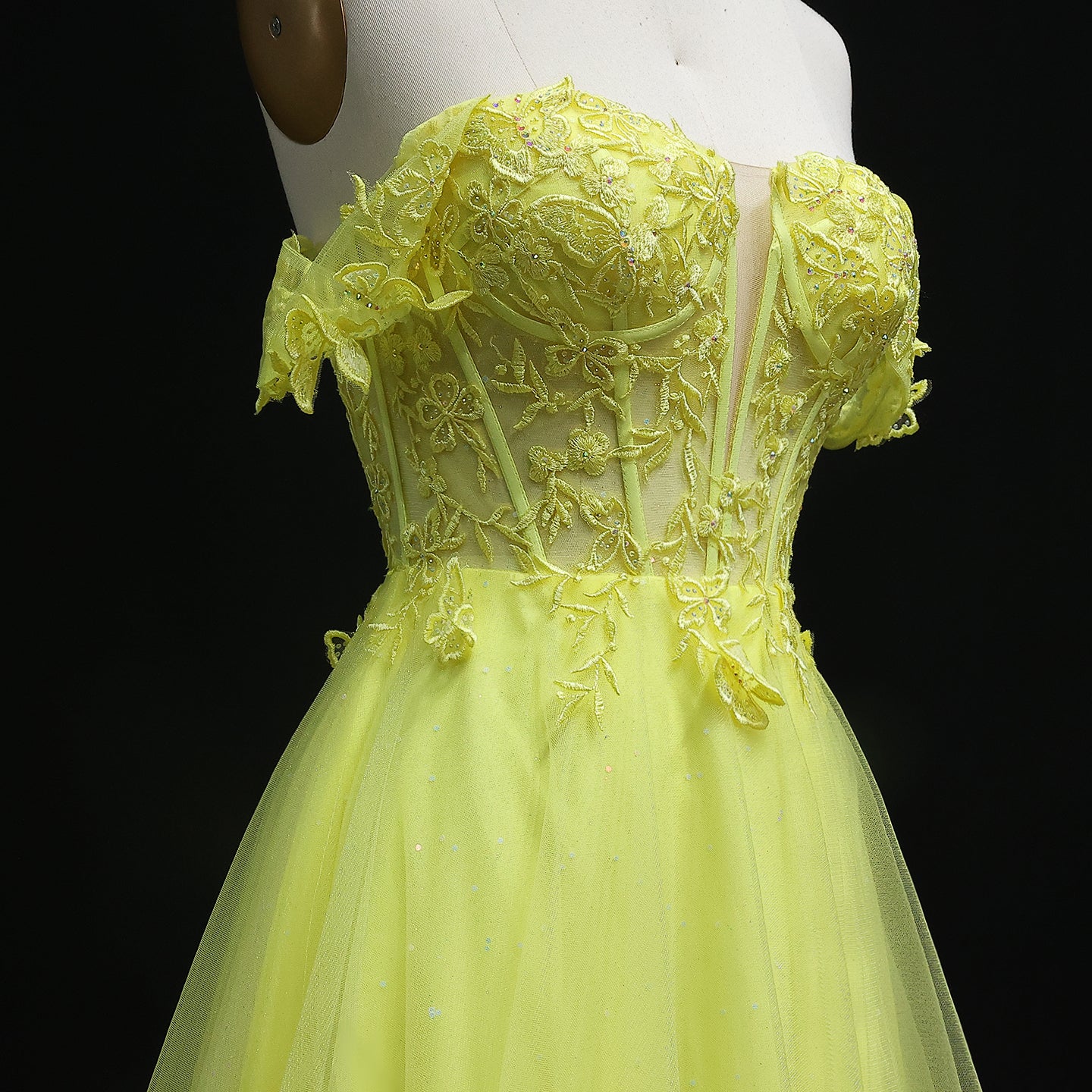 Elegant Off Shoulder Yellow Appliques Tulle A-line Prom Dresses Lace-up Long Evening Party Gown