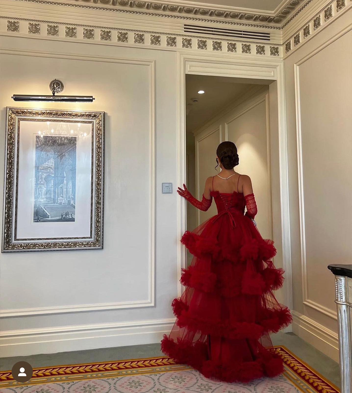 Burgundy Tulle Tiered Ruffles Evening Dresses with Gloves SF472