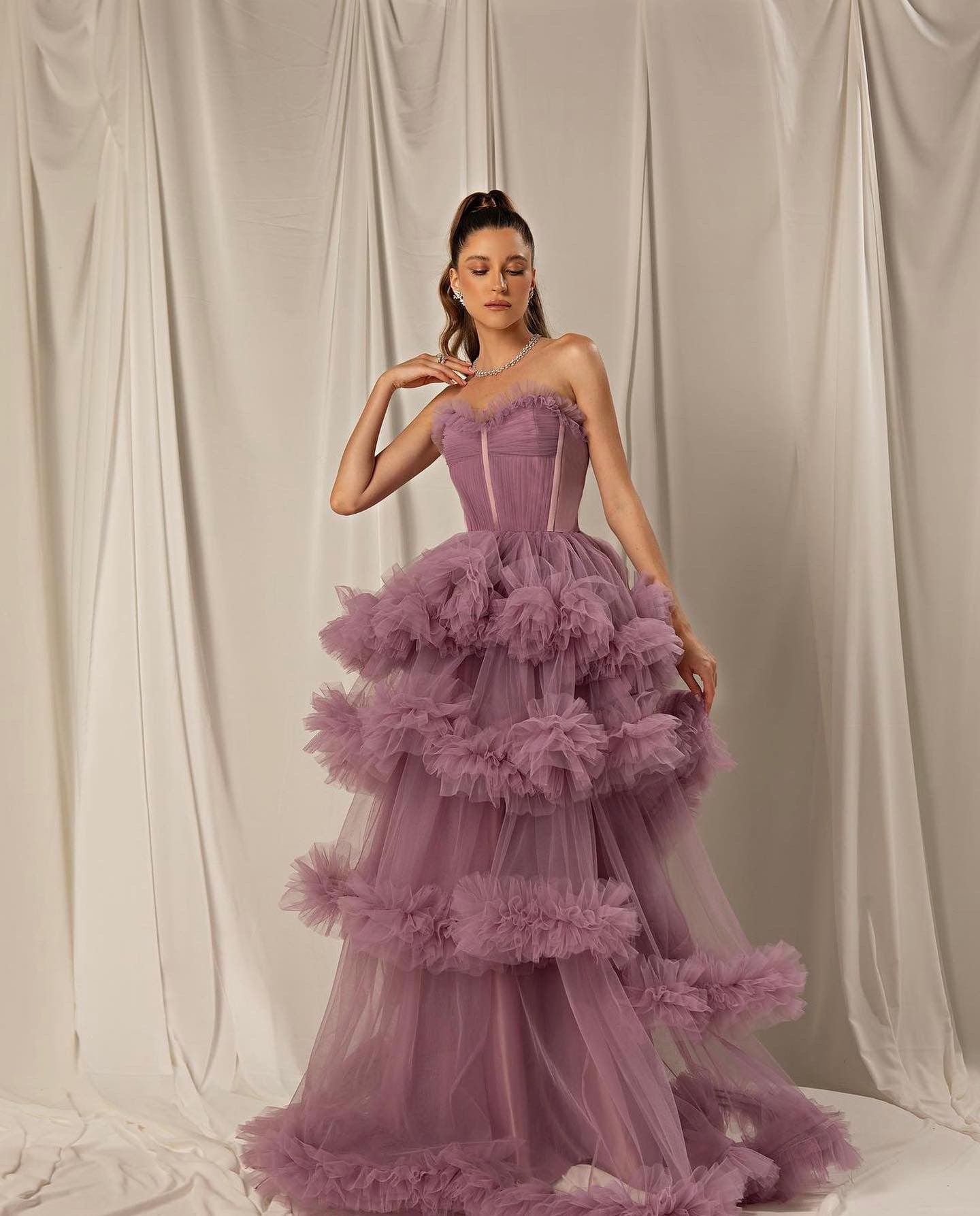 Burgundy Tulle Tiered Ruffles Evening Dresses with Gloves SF472