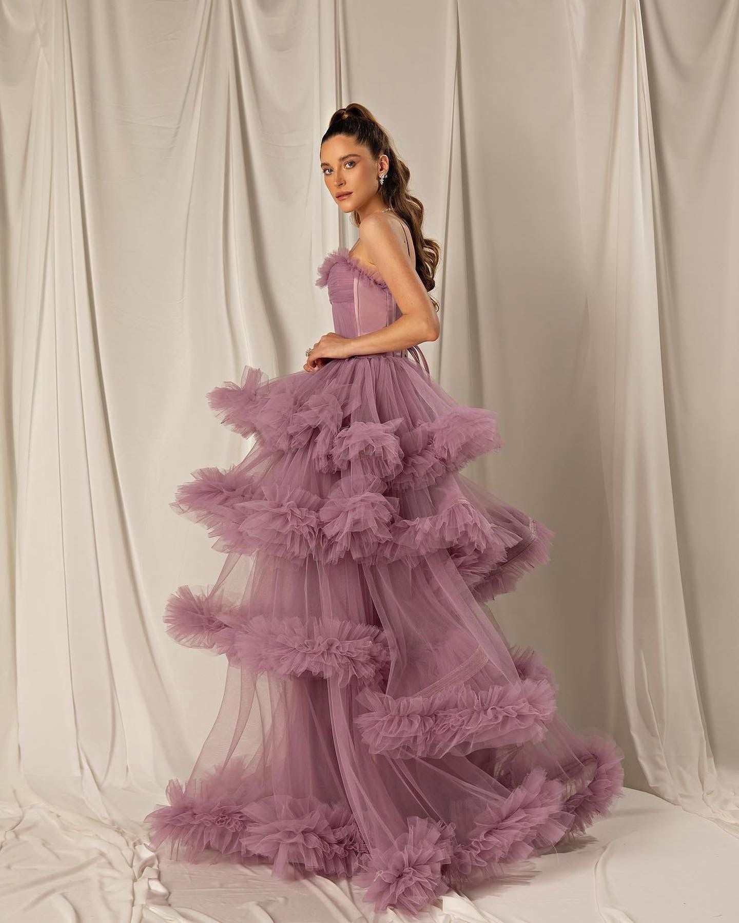 Burgundy Tulle Tiered Ruffles Evening Dresses with Gloves SF472