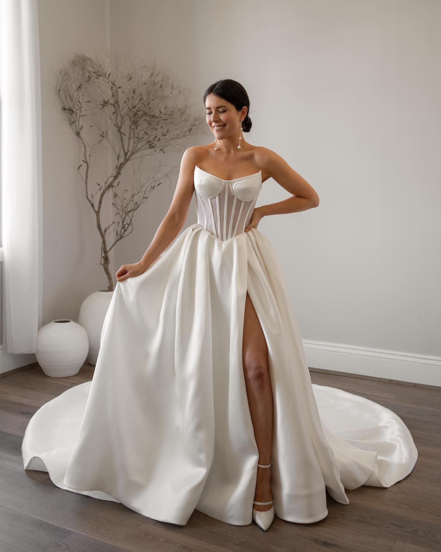 Elegant Sweetheart Satin Corset Wedding Dress with Train SW071