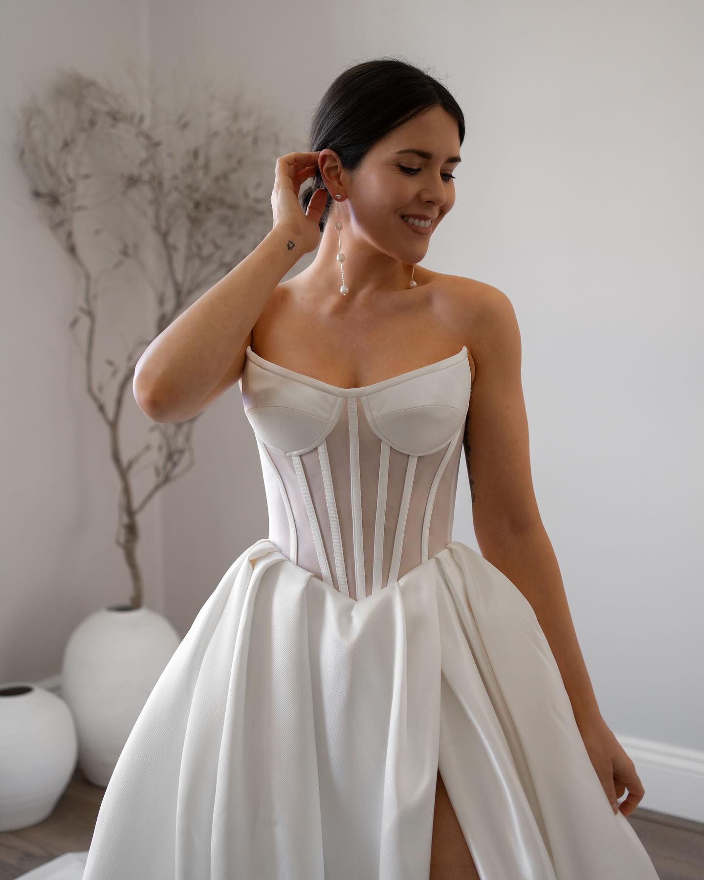 Elegant Sweetheart Satin Corset Wedding Dress with Train SW071