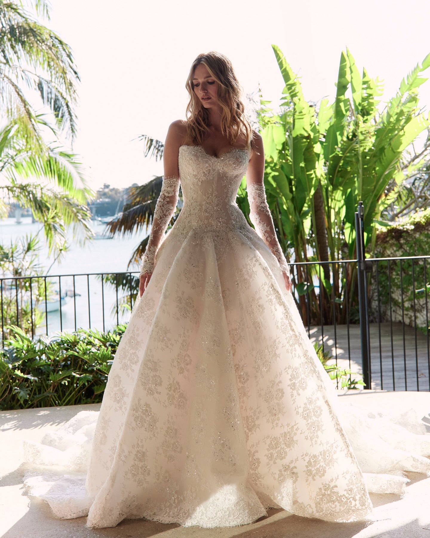 Luxury Floral Embroidered Lace Wedding Dress with and Arm Sleeves SW082
