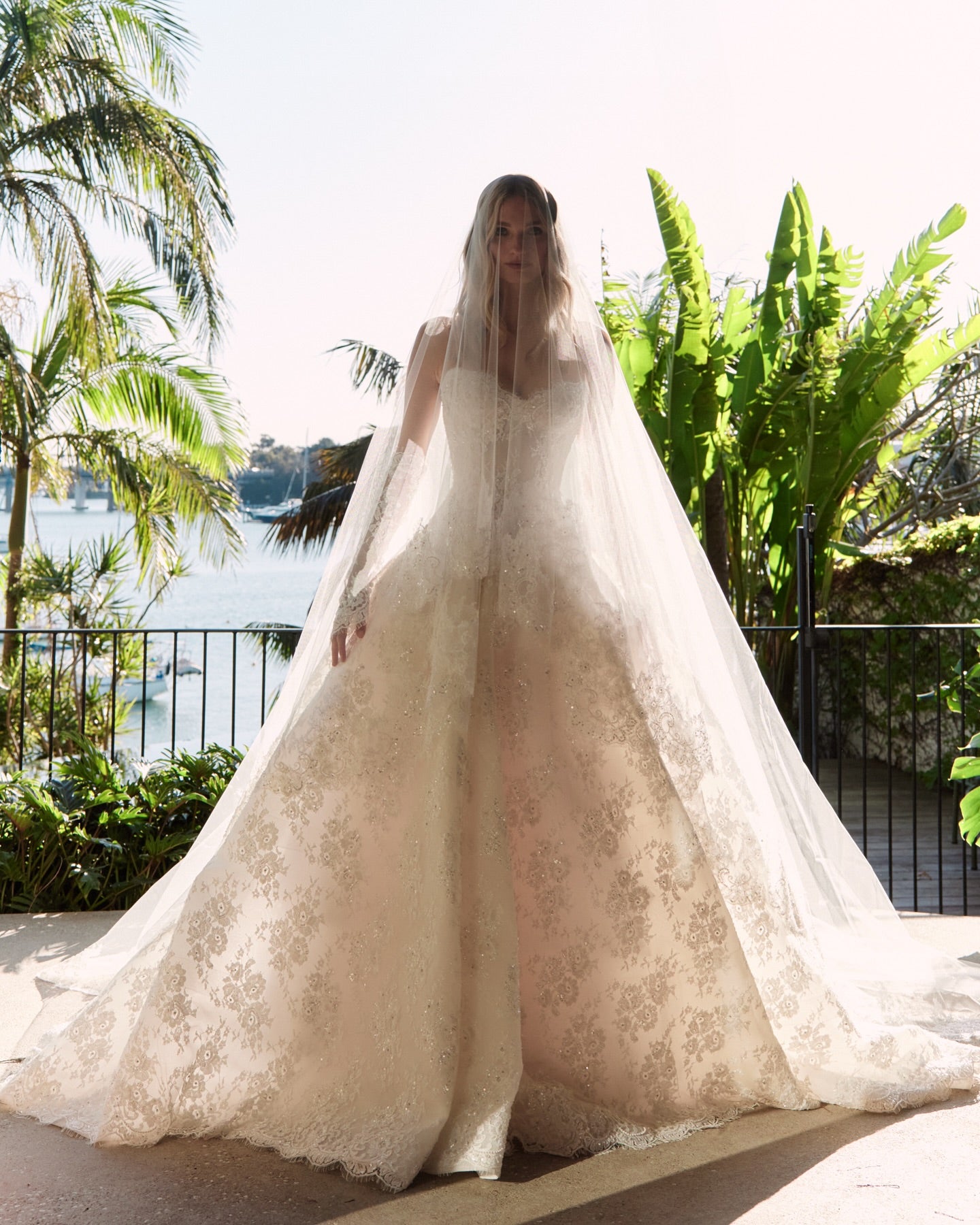 Luxury Floral Embroidered Lace Wedding Dress with and Arm Sleeves SW082