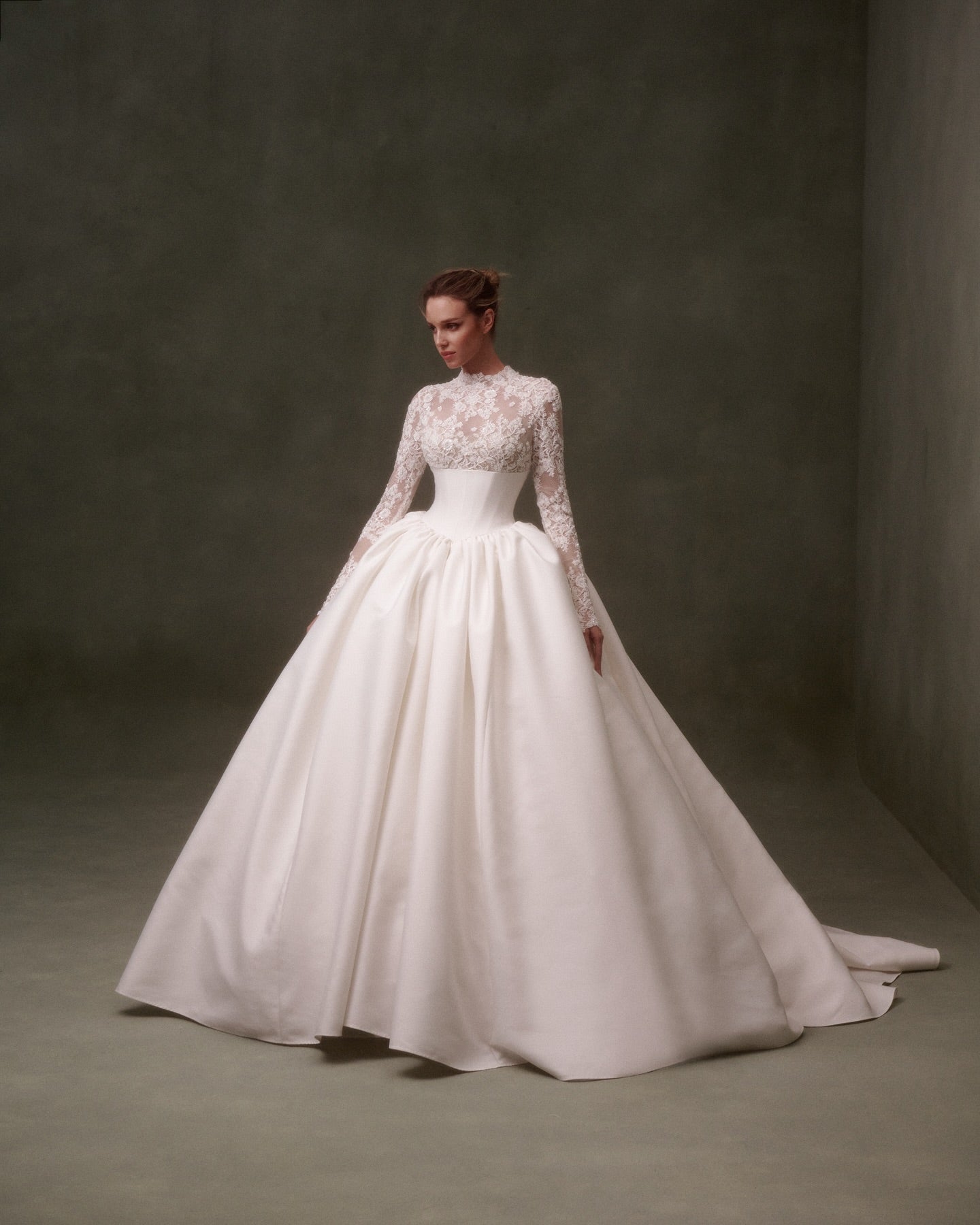 Elegant Classic Long Sleeve Satin Ball Gown Wedding Dress SW075