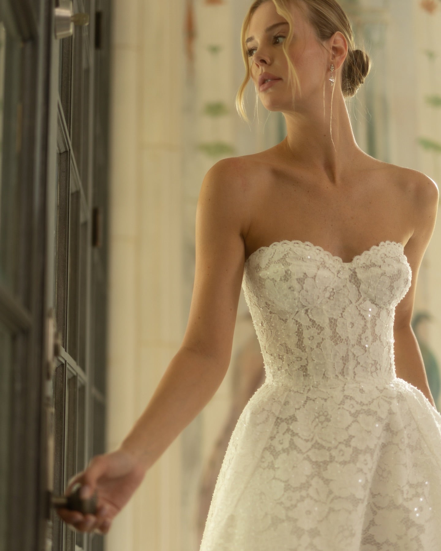 Luxury Vintage Lace Long Sleeve High Neck Wedding Dress SW073