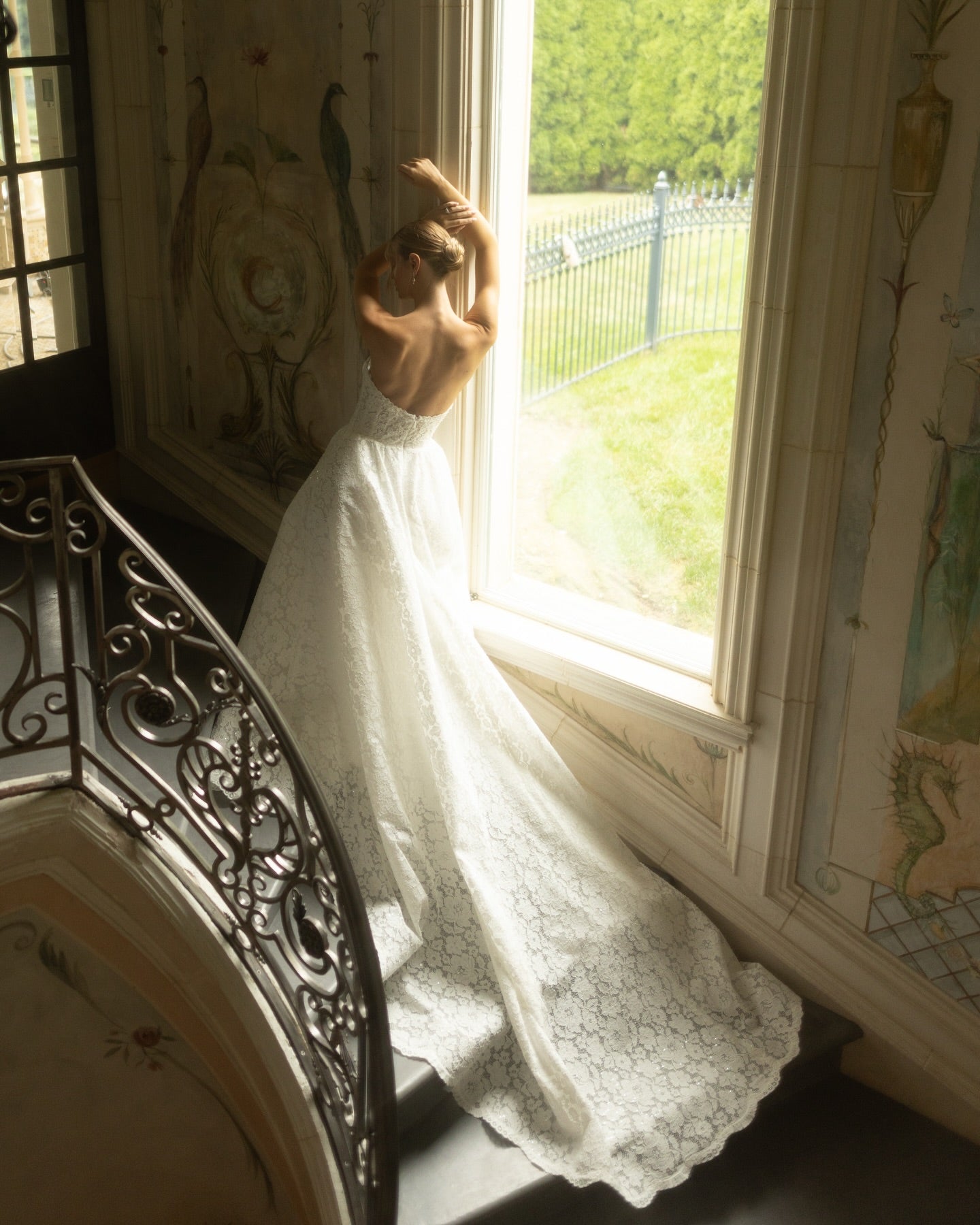 Luxury Vintage Lace Long Sleeve High Neck Wedding Dress SW073