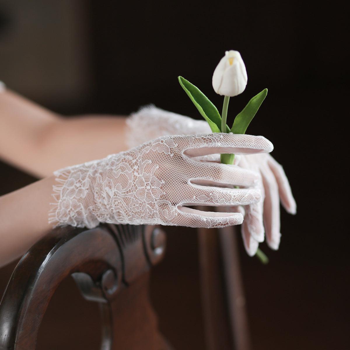 Vintage Floral Eyelash Lace Bride Gloves White Short Wrist Length Evening Tea Party Accessories GL009 SHEER FAIRY