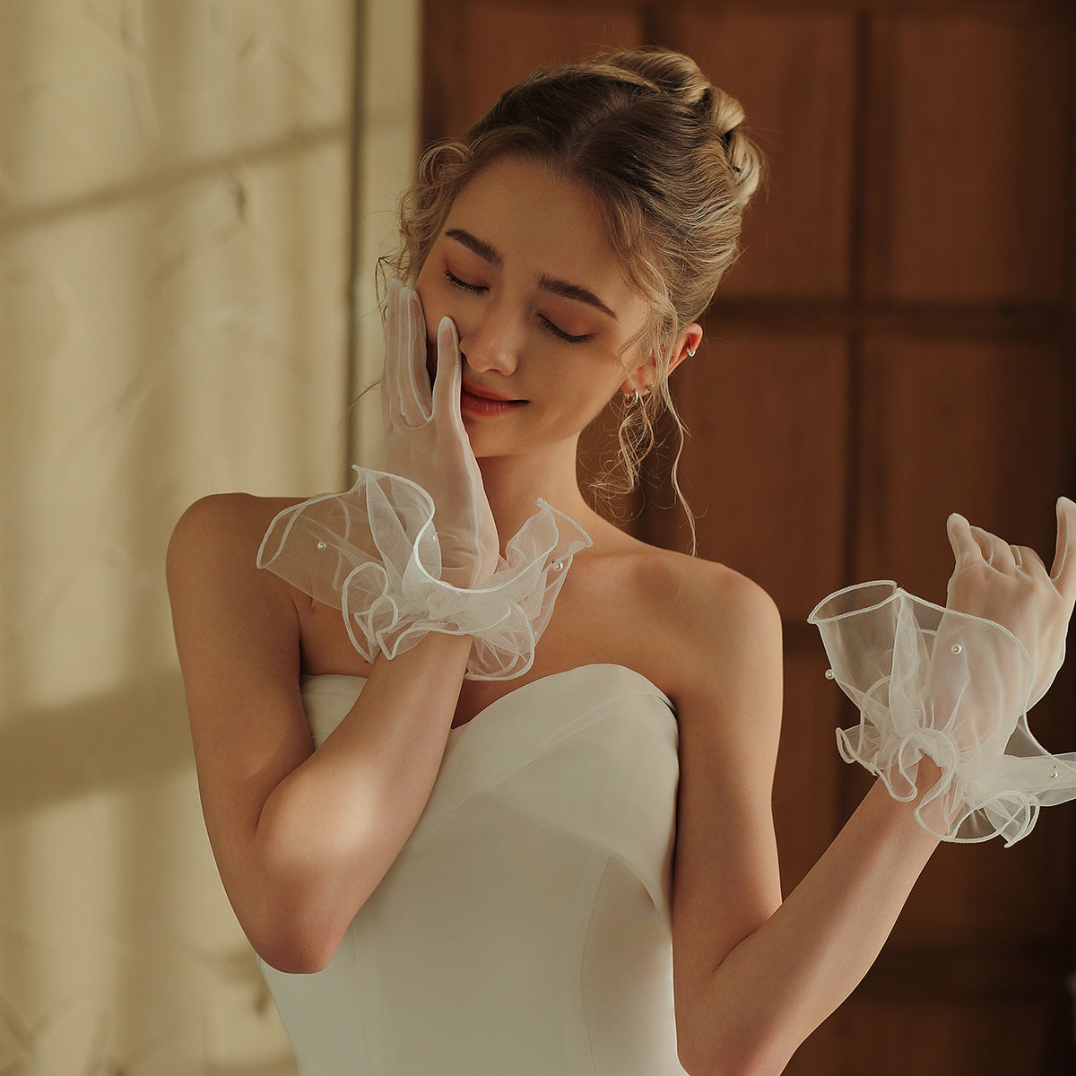 Elegant Ruffled Tulle Pearl Bridal Gloves Short Wrist Length Wedding Sheer Gloves for Women GL010 SHEER FAIRY