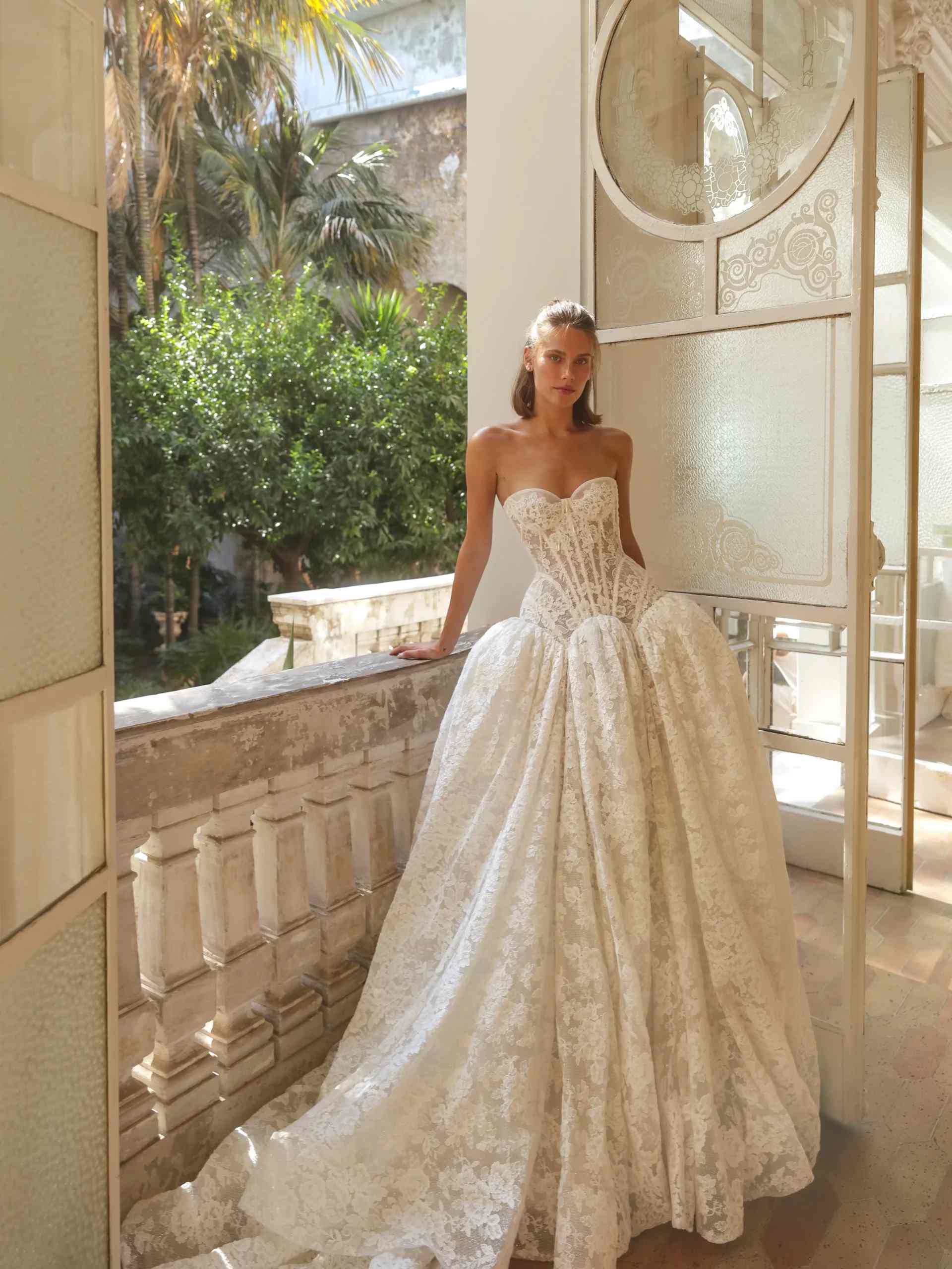 Sexy Sweetheart Backless Long Lace Wedding Dress SW193 Sheer Fairy