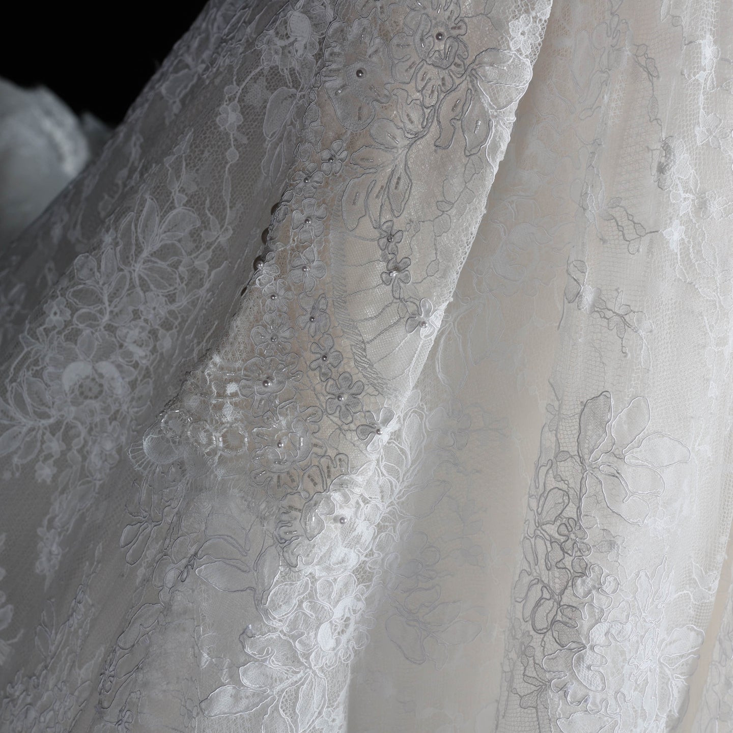 White Full Lace Ball Gown Bridal Dress Sweetheart Neckline with Matching Long Sleeves SW677 Sheer Fairy