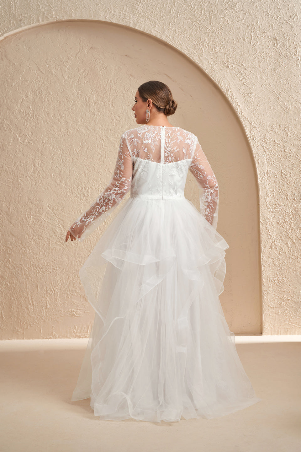 Plus Size White Lace Sweetheart Long Sleeve Wedding Dress SF603