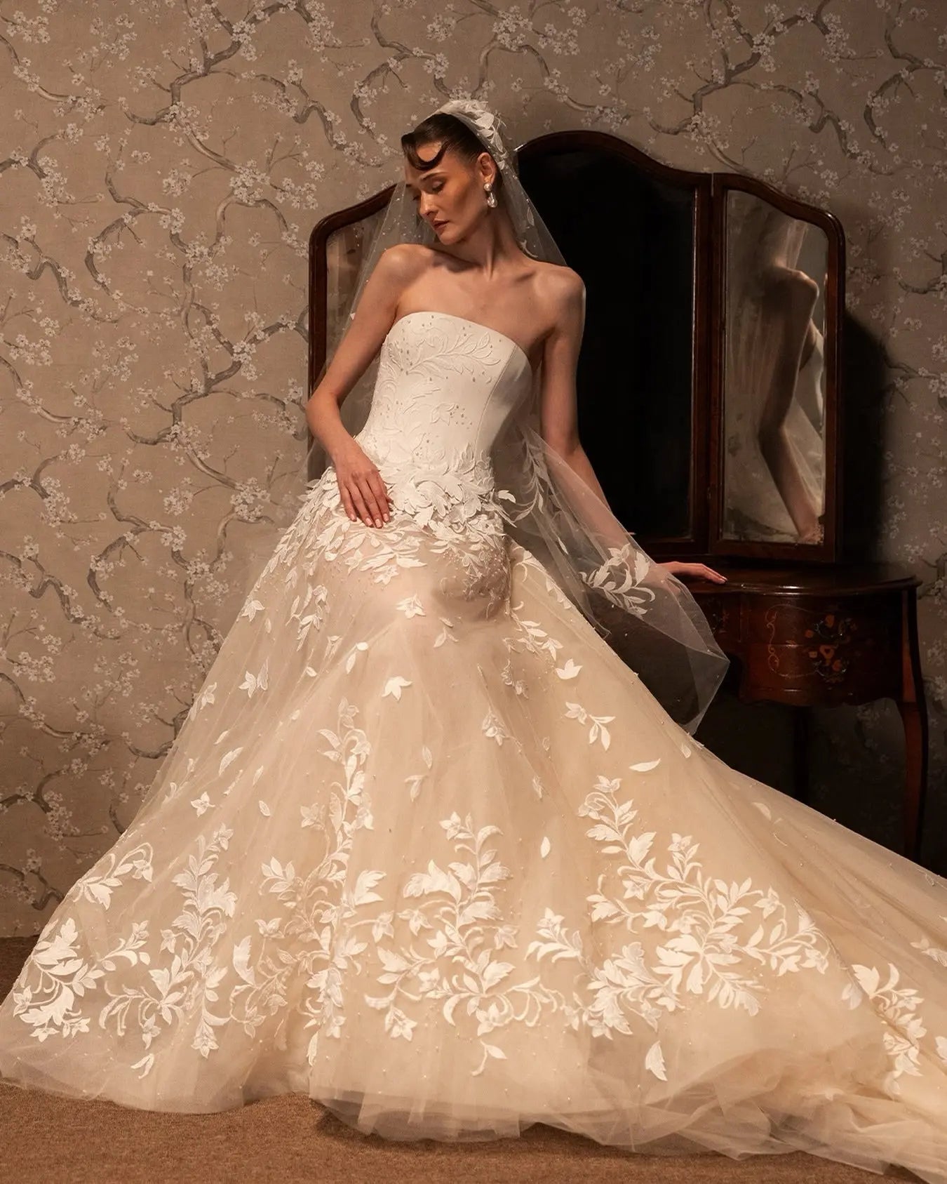 Romantic Floral Leaf Lace A-Line Champagne Wedding Dress with Cathedra – SHEER FAIRY
