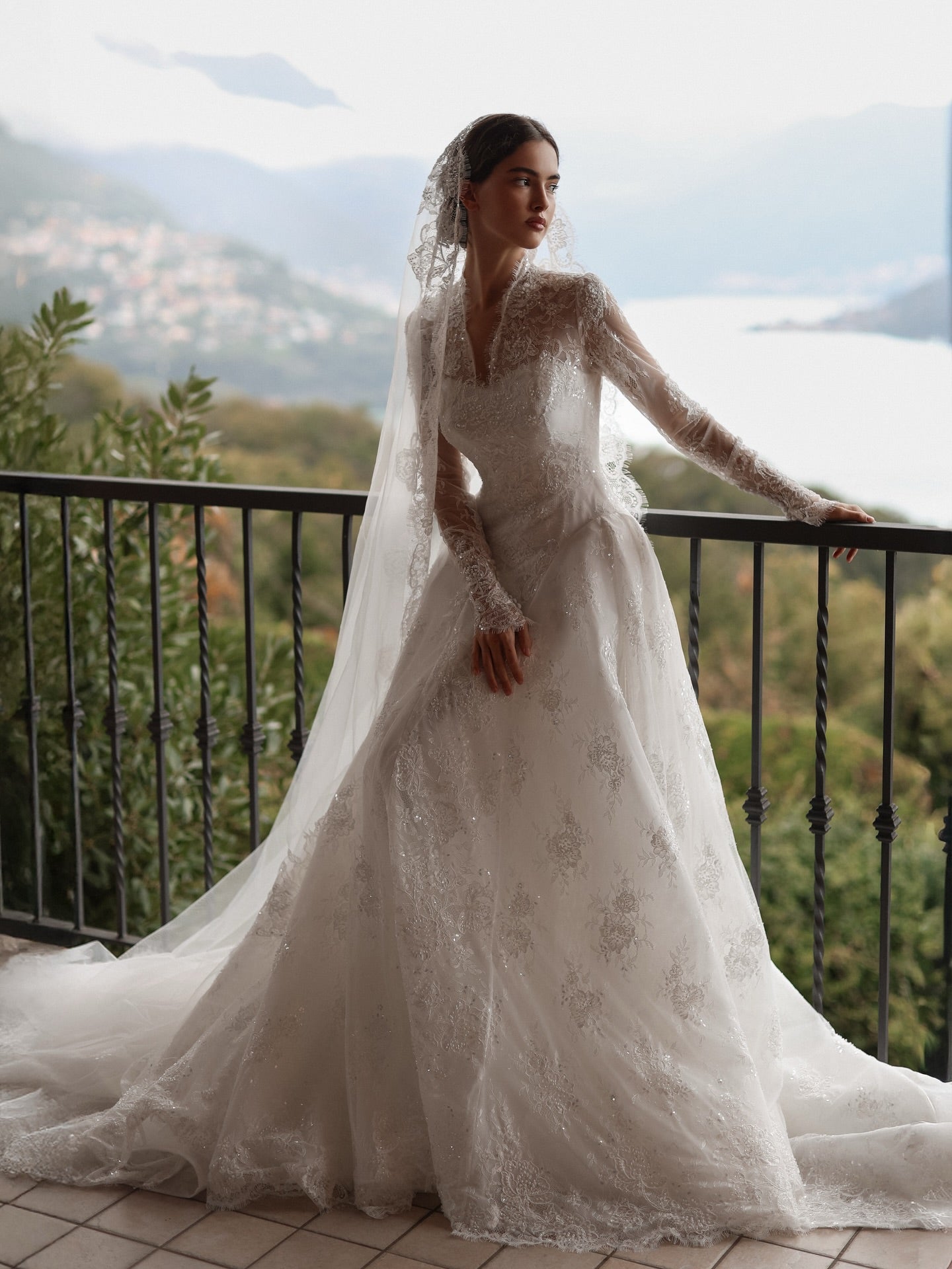 V Neck Long Sleeve Lace Vintage Wedding Dress with Veil  SW278 Sheer Fairy