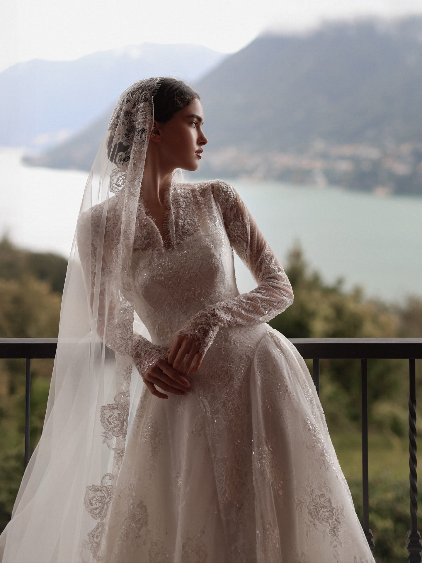 V Neck Long Sleeve Lace Vintage Wedding Dress with Veil  SW278 Sheer Fairy