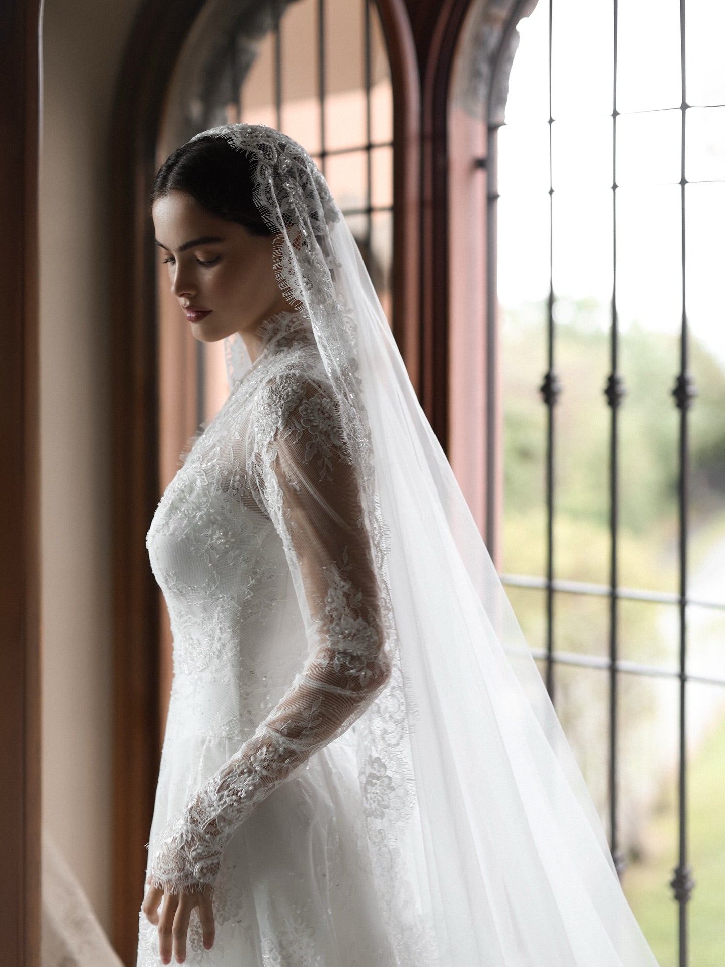 V Neck Long Sleeve Lace Vintage Wedding Dress with Veil  SW278 Sheer Fairy