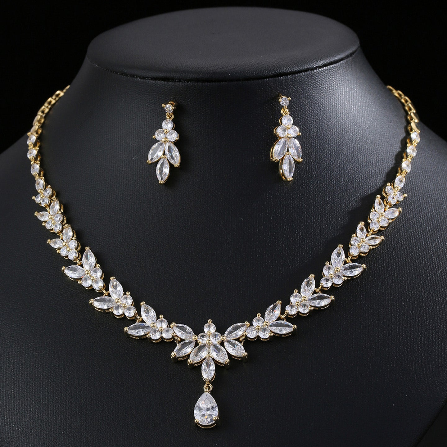 Fashionable Necklace and Earrings Set JW002
