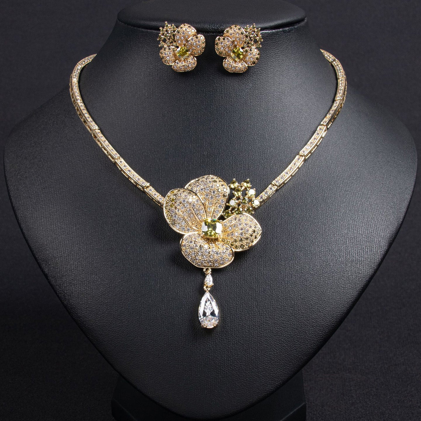 Luxury High-end Floral Zircon Necklace Set JW011
