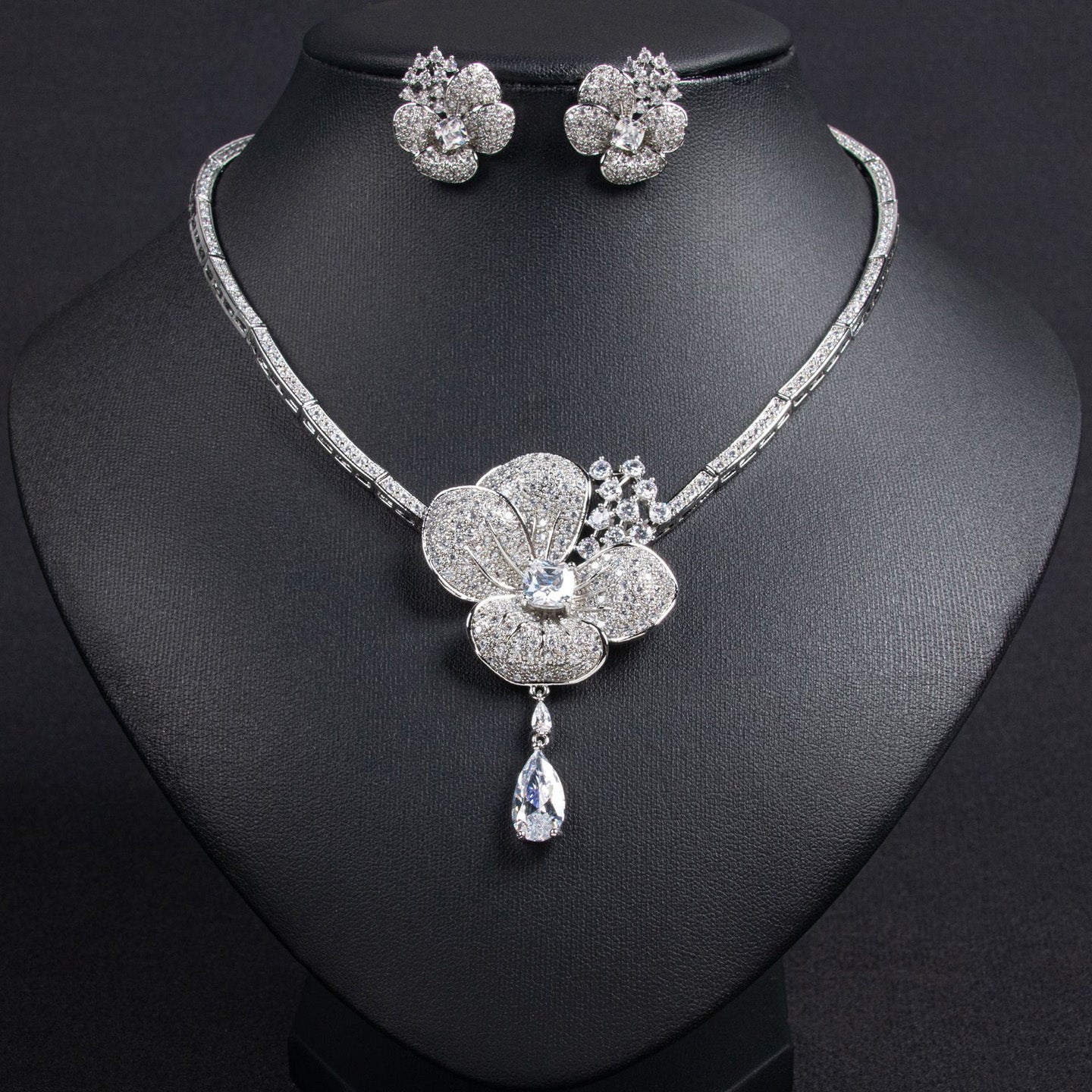 Luxury High-end Floral Zircon Necklace Set JW011