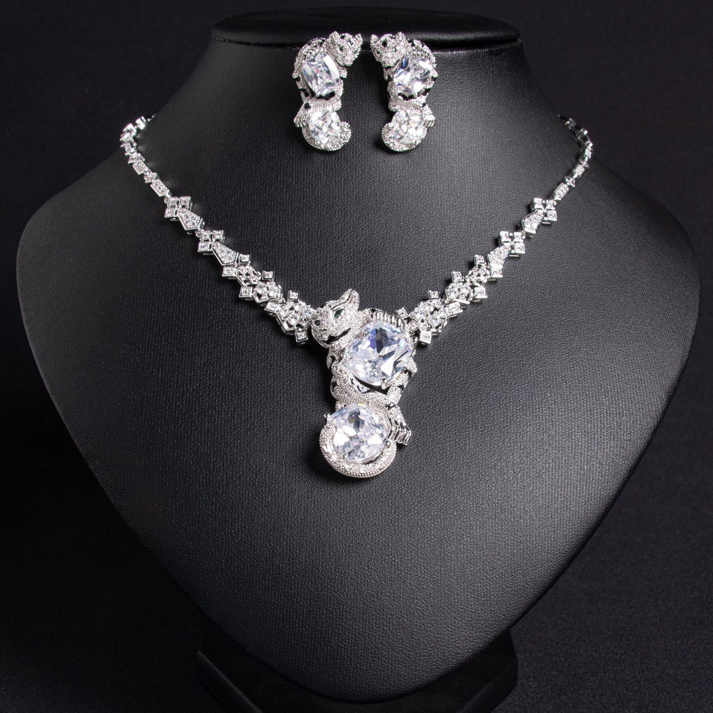 Leopard Vintage Design Necklace Jewelry Set JW013