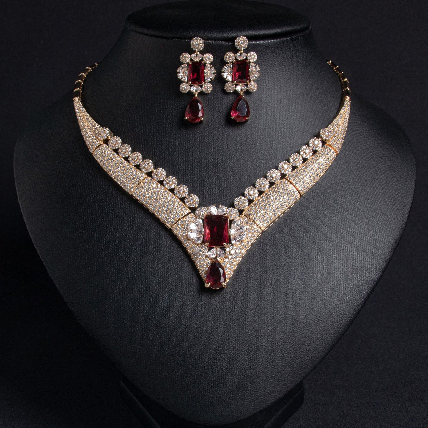 Vintage Necklace and Teardrop Earring Set JW014