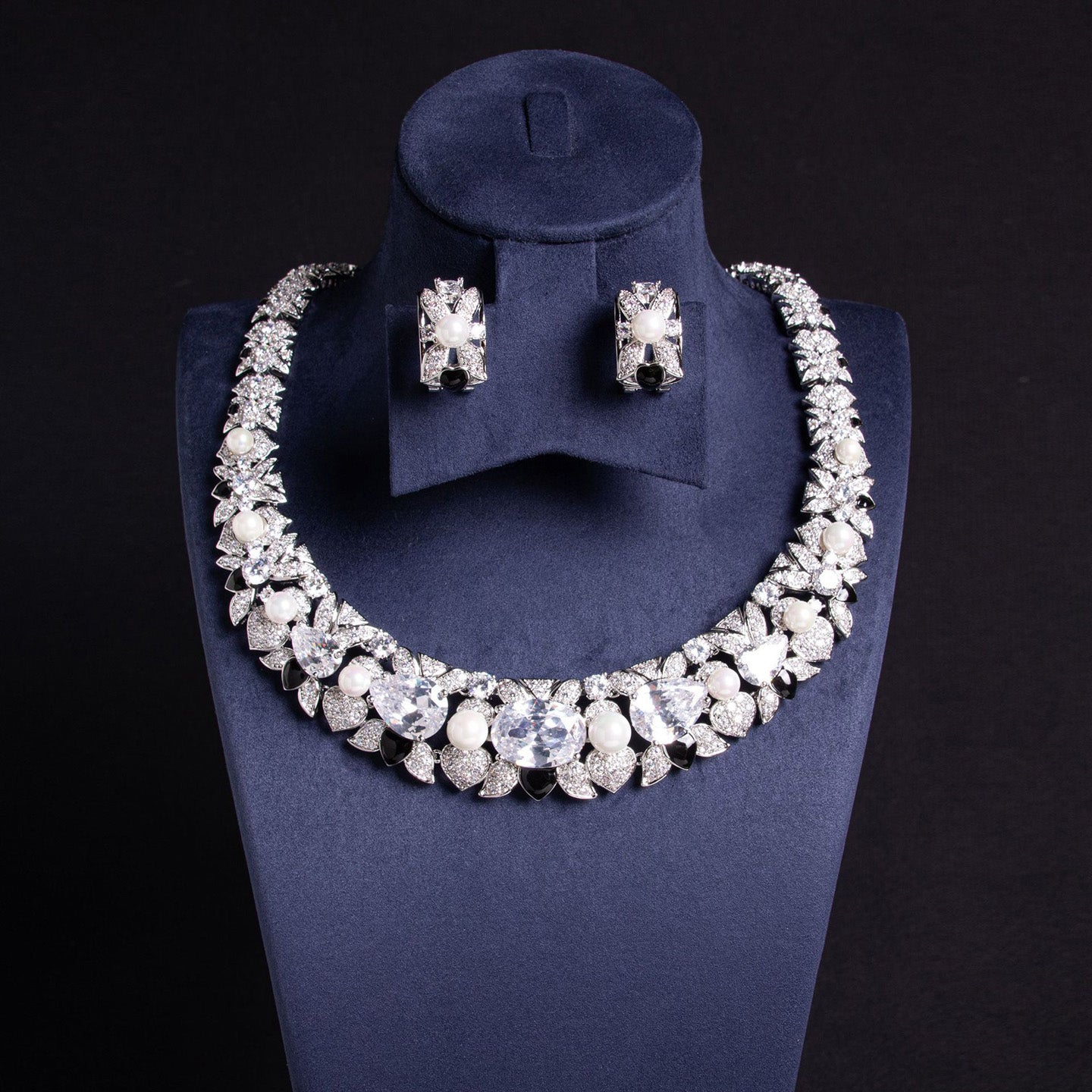 Heavy-duty Geometric Cube Necklace Set JW016