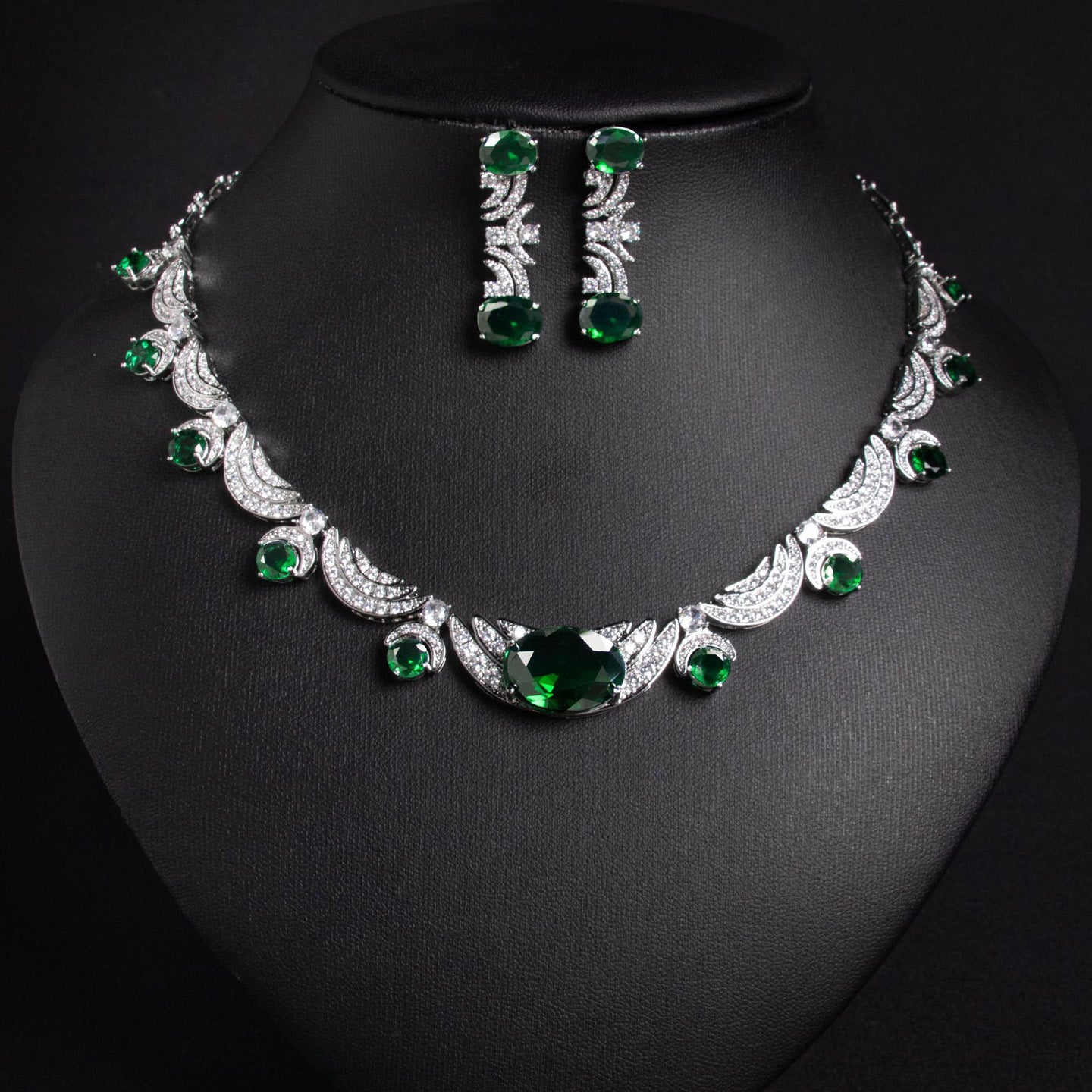 Regal Bridal Necklace & Earring Set JW023