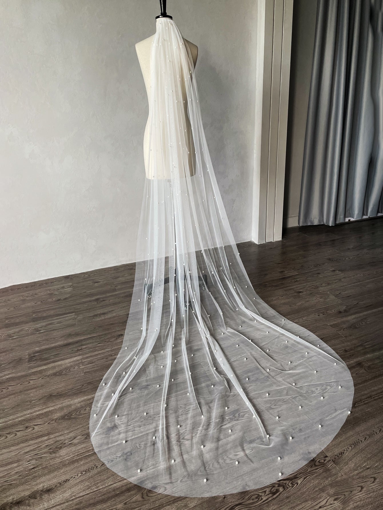 Vintage Floral Lace Mantilla Bridal Veil Long Cathedral Length 90.55 Inches Lace Trim Wedding Veil for Bride BV001（副本） SHEER FAIRY