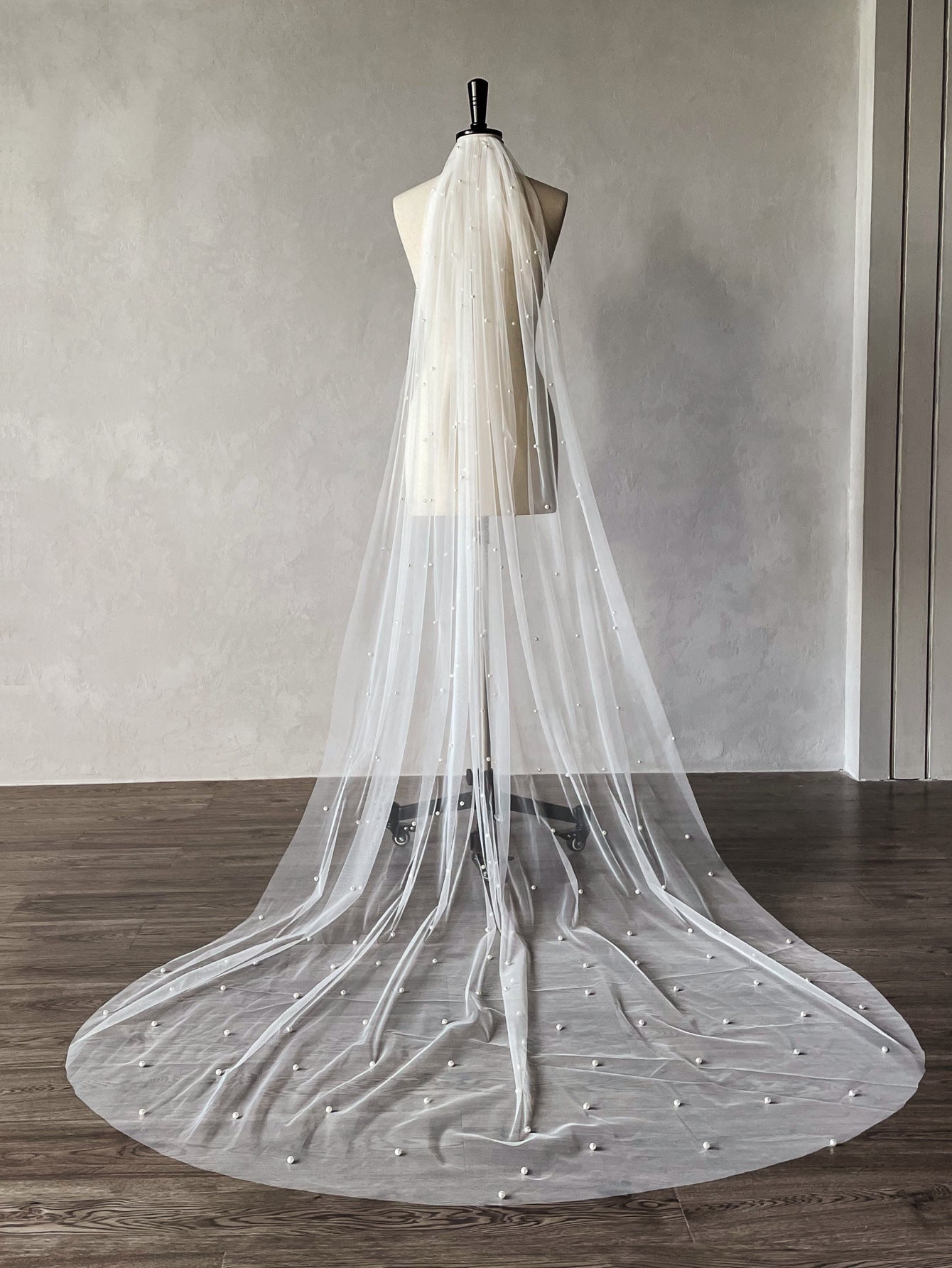 Vintage Floral Lace Mantilla Bridal Veil Long Cathedral Length 90.55 Inches Lace Trim Wedding Veil for Bride BV001（副本） SHEER FAIRY