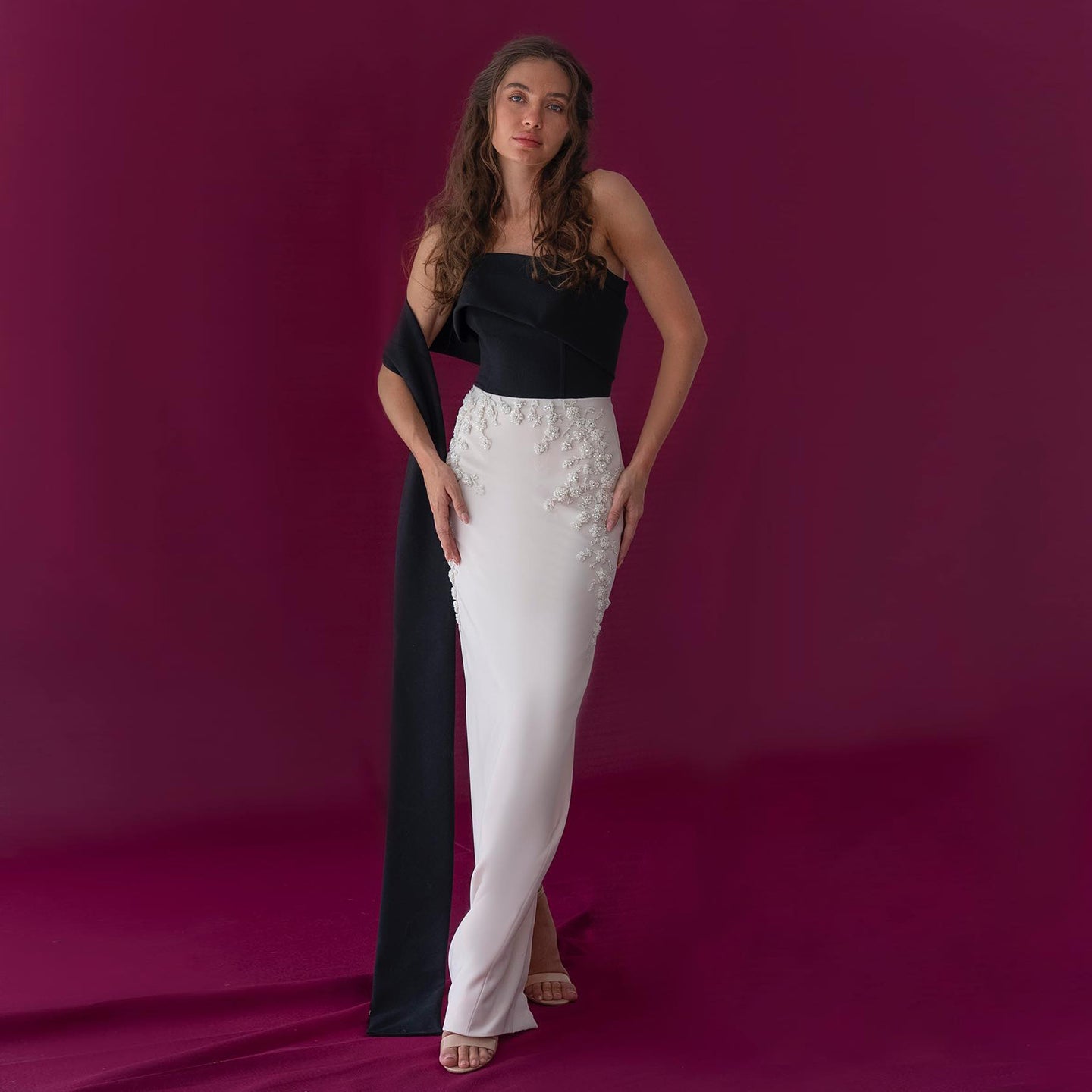 Elegant Black and White Strapless Evening Dress with Cape SS419