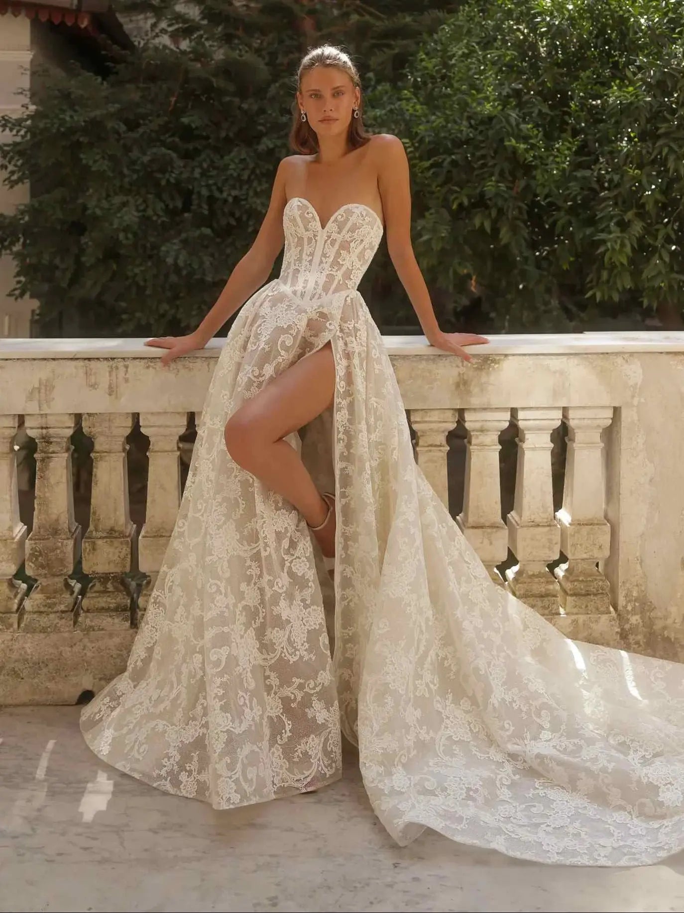 Strapless Sweetheart Corset Wedding Dress Lace High Slit Bridal Gown with Train SW183 Sheer Fairy