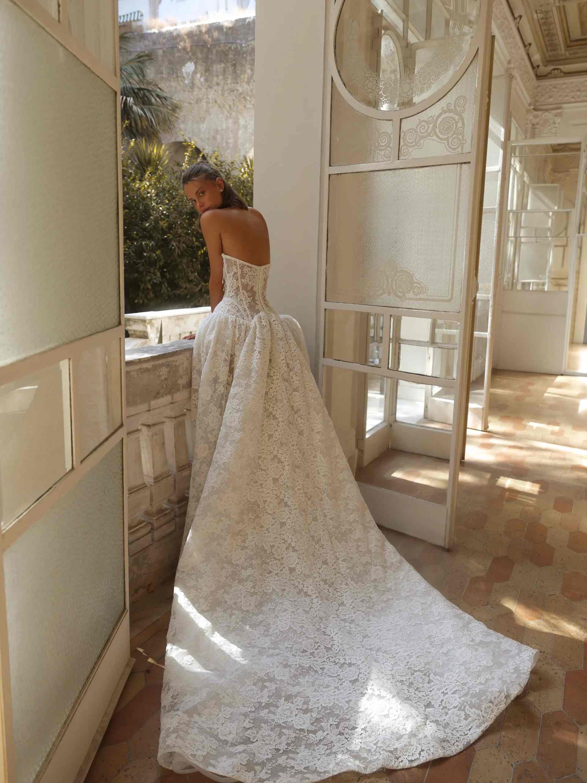 Sexy Sweetheart Backless Long Lace Wedding Dress SW193 Sheer Fairy