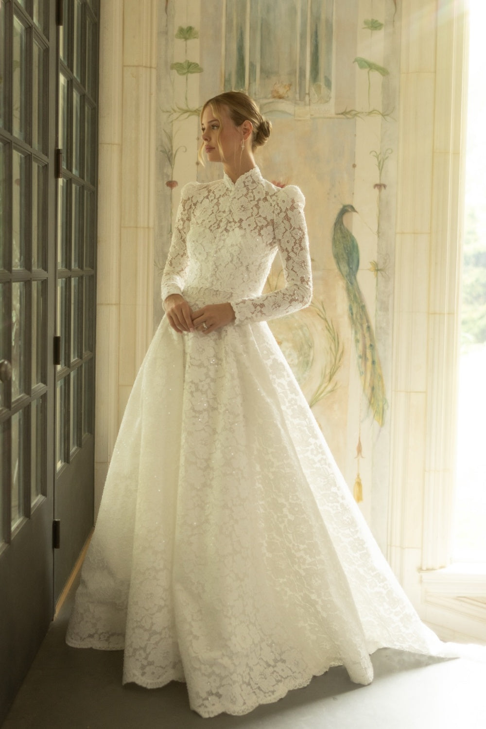 Luxury Vintage Lace Long Sleeve High Neck Wedding Dress SW073 Sheer Fairy