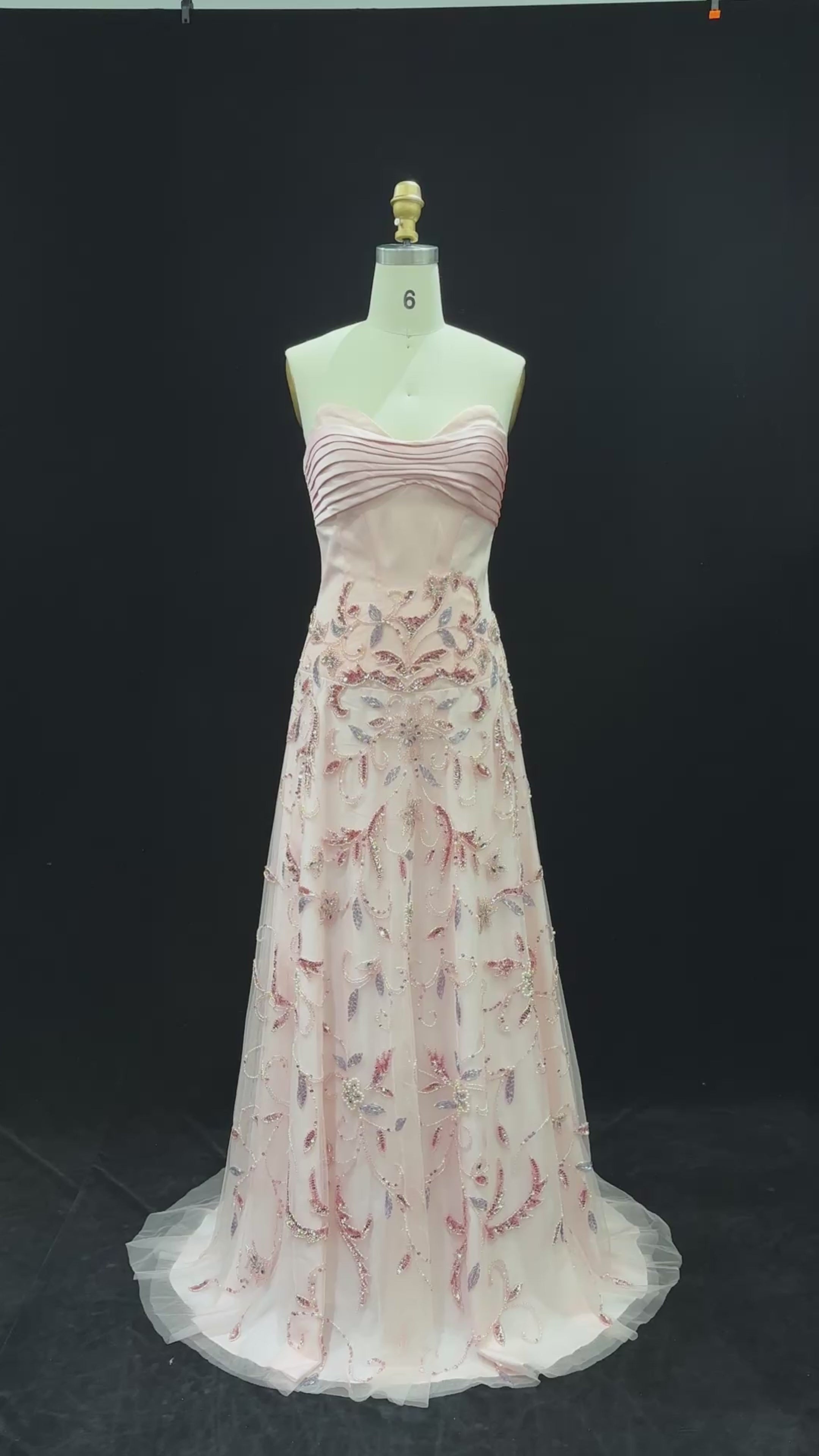 Cargar vídeo: Blush Pink Strapless Sweetheart Beaded Floral A-Line Evening Gown SS529