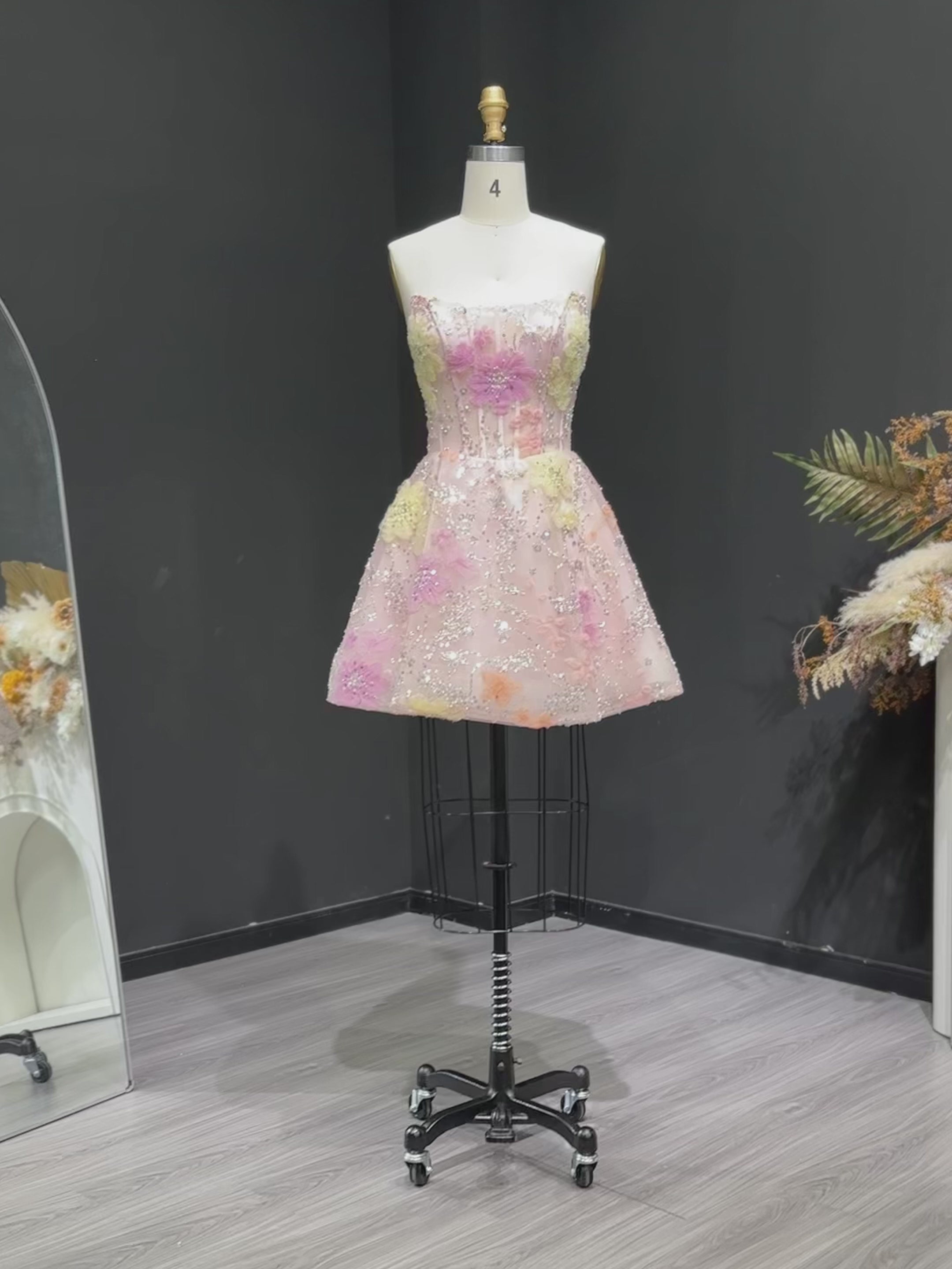 Cargar vídeo: Pink Strapless 3D Floral Homecoming Dress with Sparkle Tulle RM135