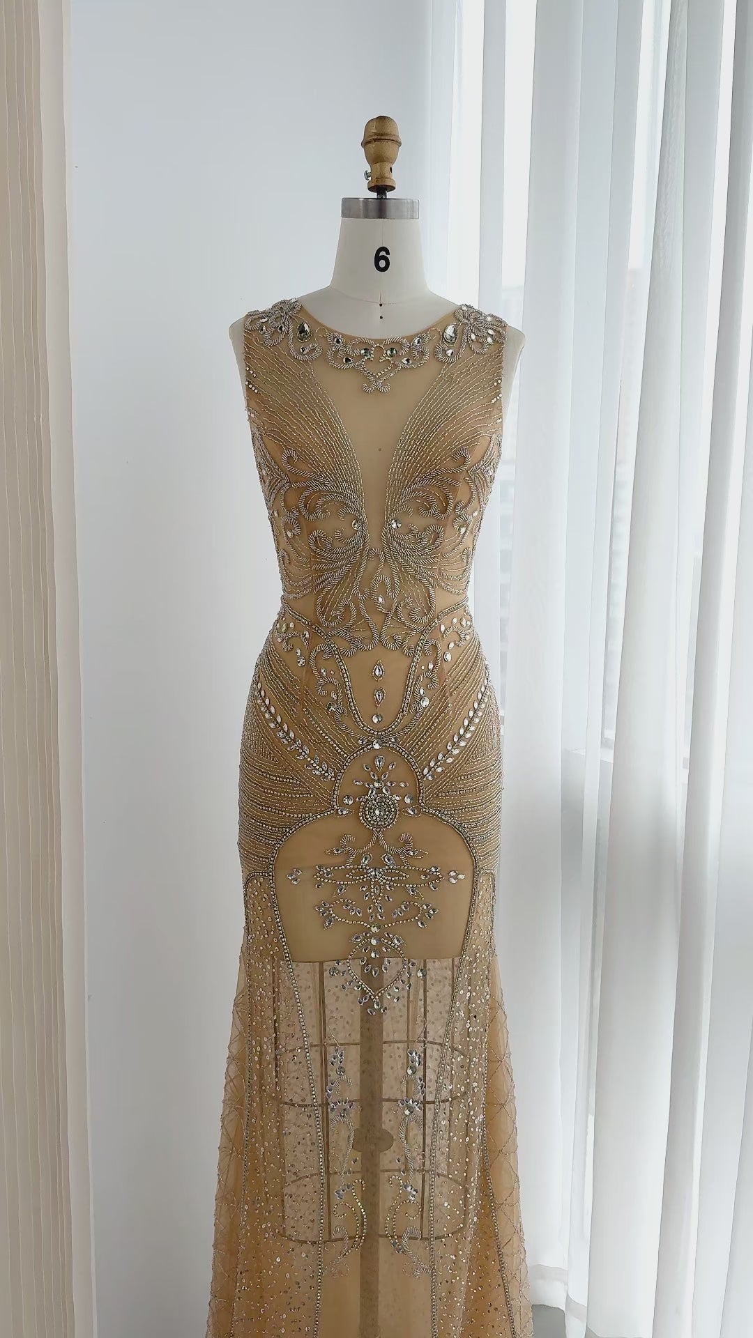 Carica video: Nude Crystal Embellished Evening Gown SH026