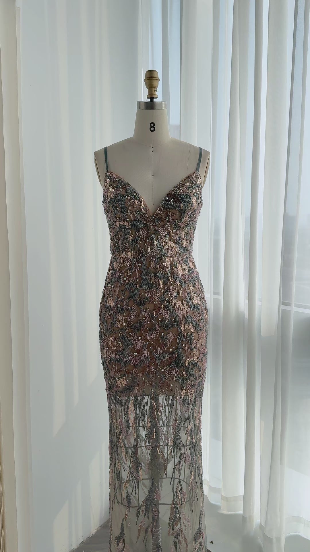 Video laden: Multicolored Sequin Spaghetti Strap Evening Dress