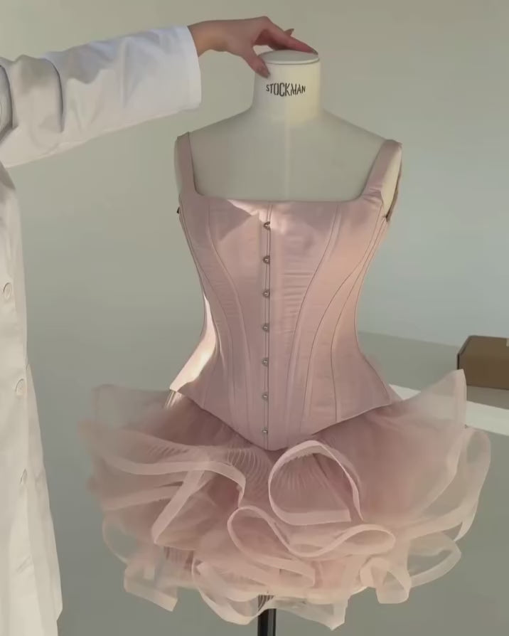 Charger la vidéo : Pink Square Neck Corset Mini Homecoming Dress with 3D Ruffle Tulle RM204