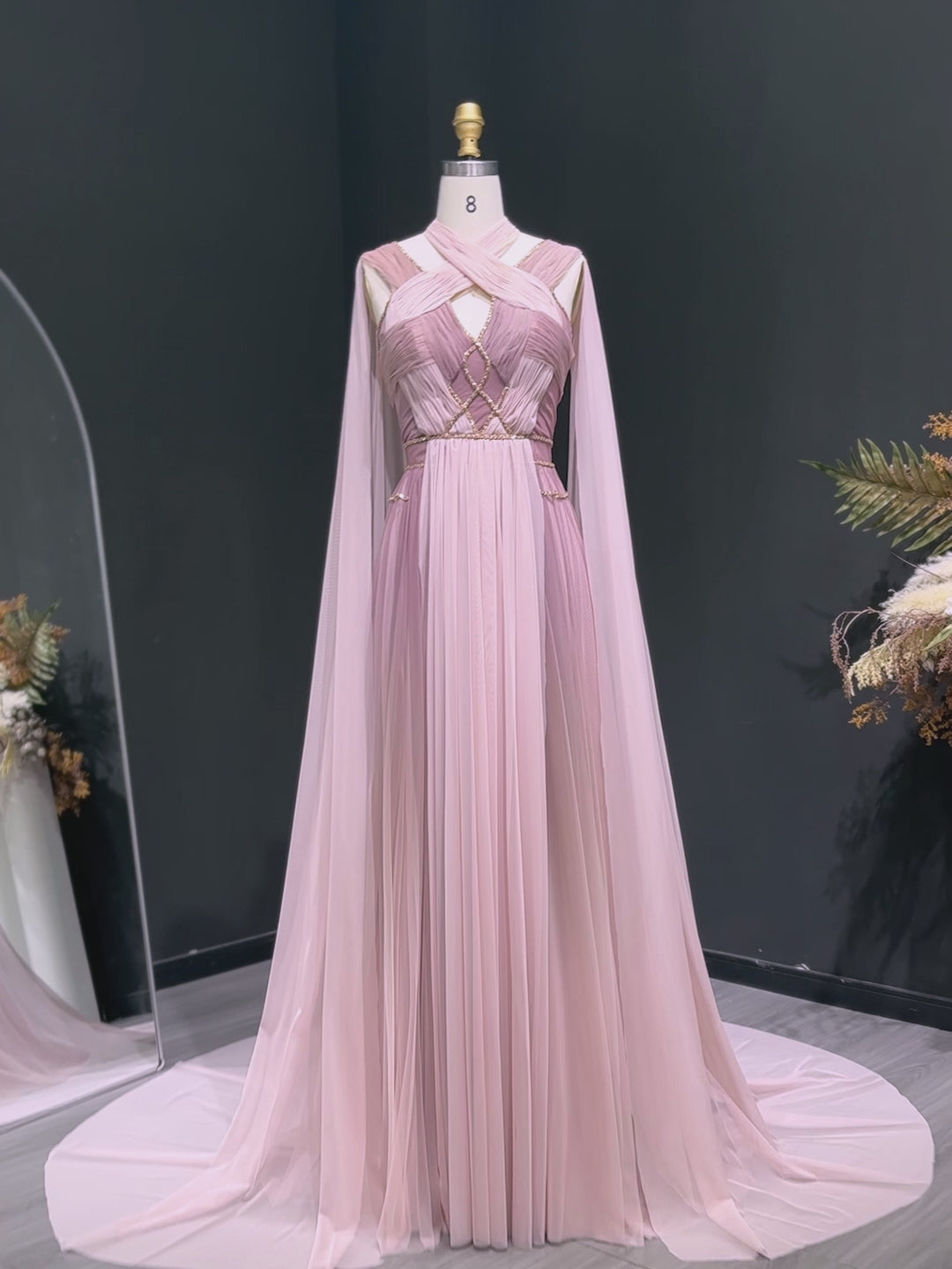 Charger la vidéo : Ombre Pink Chiffon Long Evening Dress with Cape Sleeves SS309