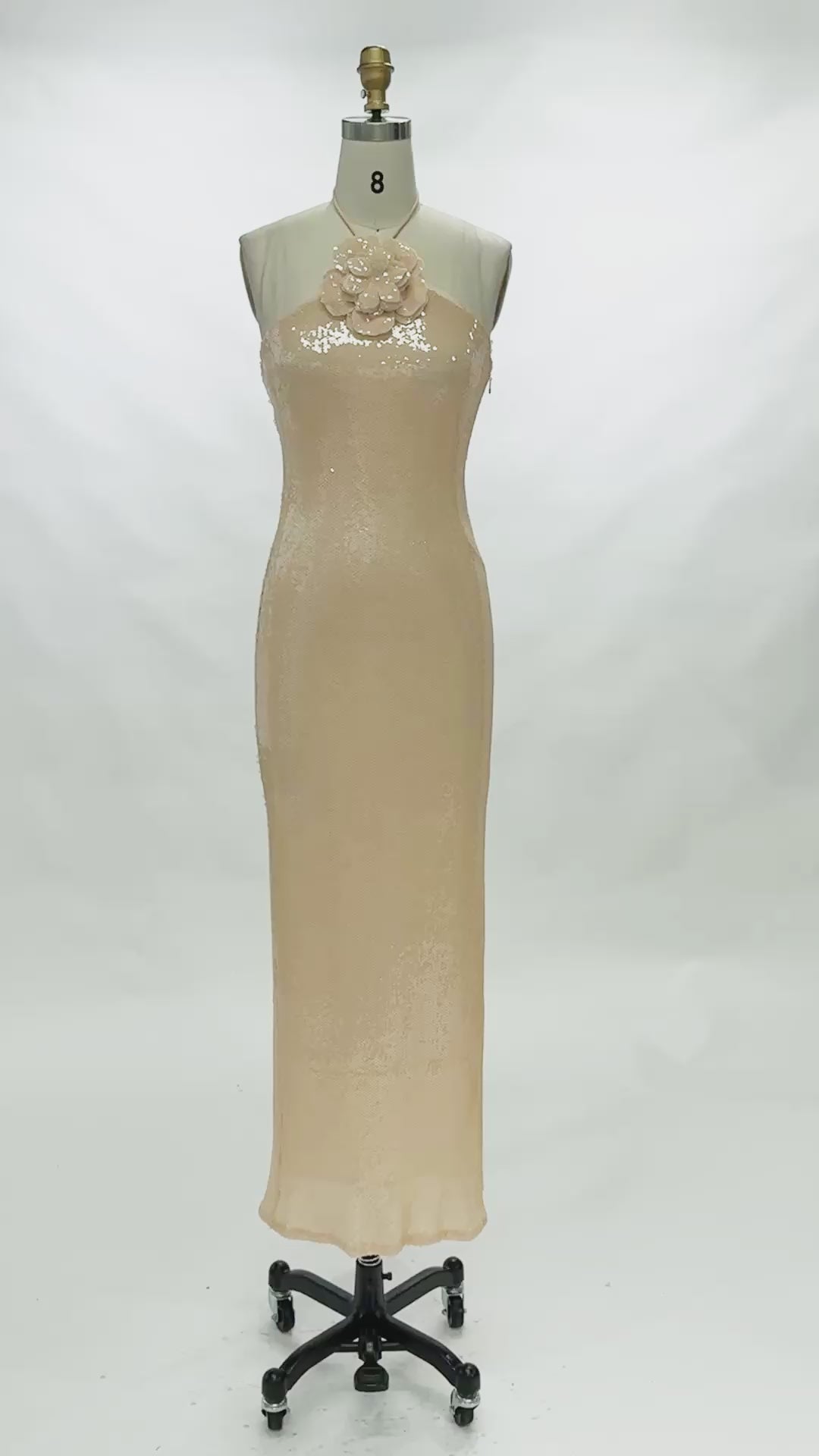 Carregar vídeo: Nude Sequin Backless Halter Neck Evening Dress ST095