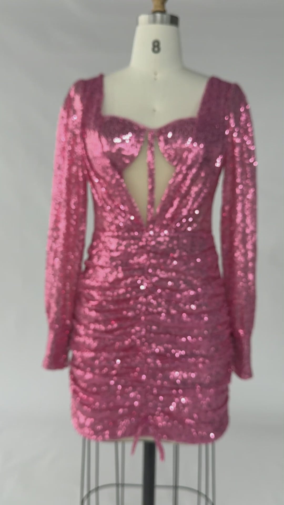 Video laden: Rose Pink Sparkly Long Sleeve Ruched Cocktail Mini Dress ST059