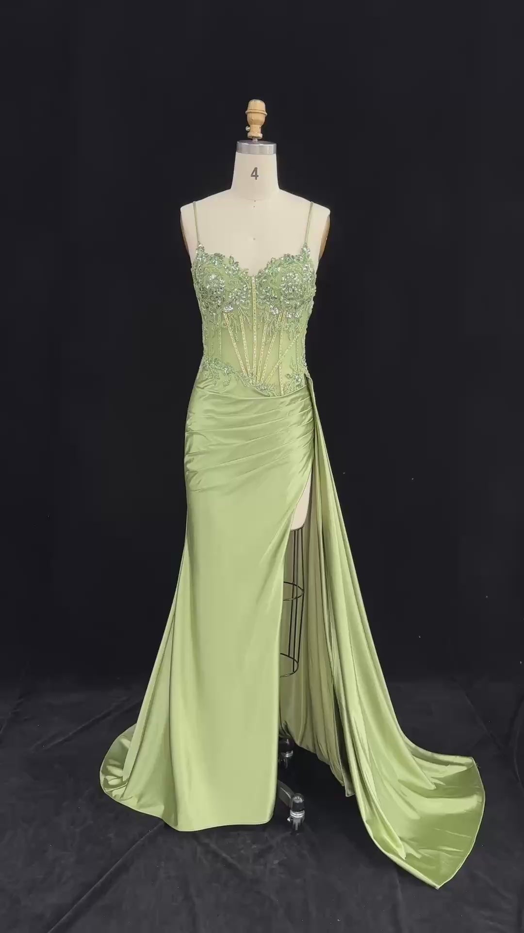 Charger la vidéo : Glamorous Mint Green Beaded Floral Mesh Lace Up Back Train Prom Dress SH197